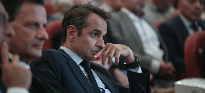 Σε εξέλιξη συνάντηση Μητσοτάκη με τραπεζίτες